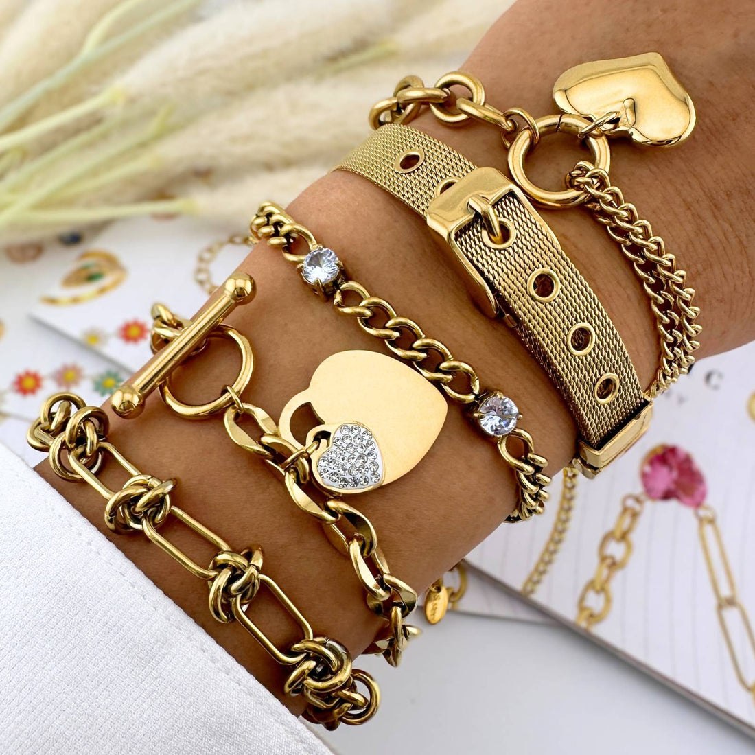 18K gold plated Stainless steel &quot;Hearts&quot; bracelet, no tarnishing (Guaranteed Returns )  delivery in 2-3 days .