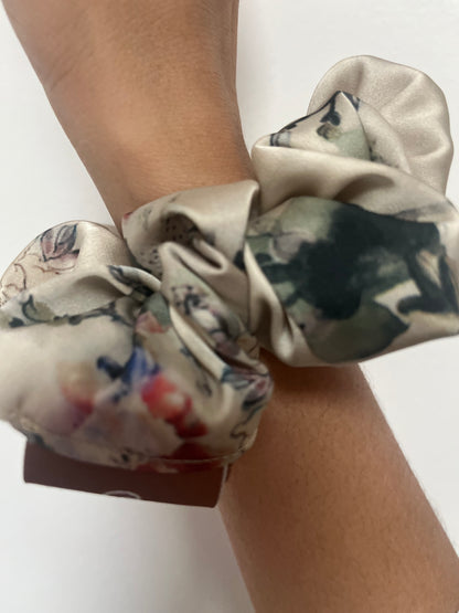 Floral n Safari -SCRUNCHIES -Classic (M) delivery in 2-3 days .