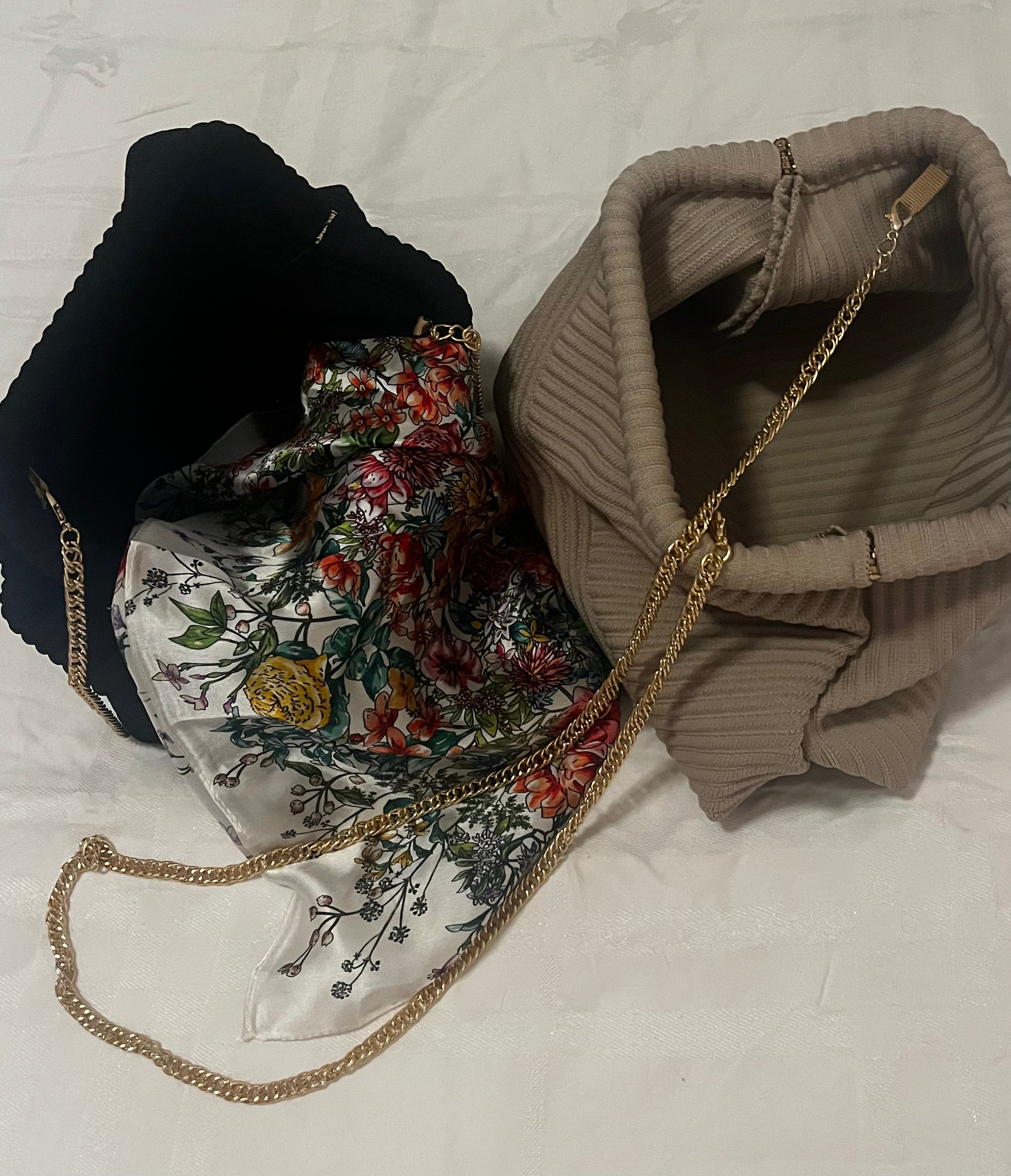 knit handbag with gold chain strap Click and open purse-Light Khaki cream